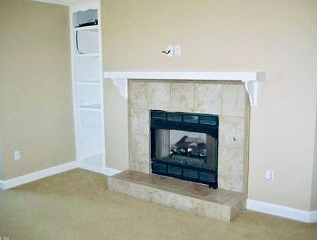 Photo of 1012 Beach Rd, Hampton, VA