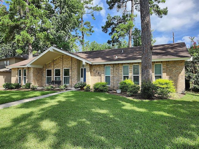 Photo of 218 Tree Trunk Dr, Spring, TX