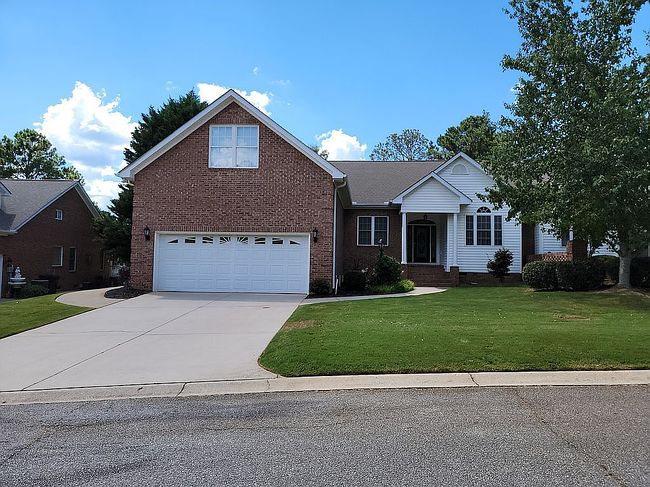 Photo of 128 Hunters Village Dr, Greenwood, SC