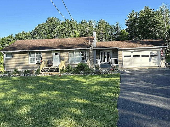 Photo of 329 Lakeview Rd, Broadalbin, NY