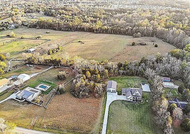 Photo of 8806 Independence School Rd, Louisville, KY