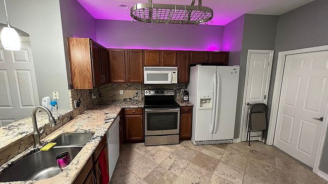 Additional photo 3 of property located at 4219 Key Thatch Dr