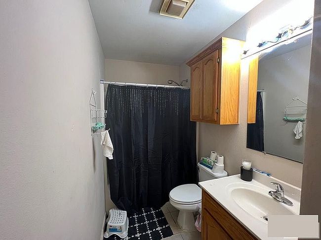 Image of 2113 N G St