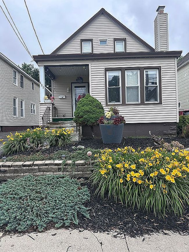 Photo of 835 Thompson St, Schenectady, NY