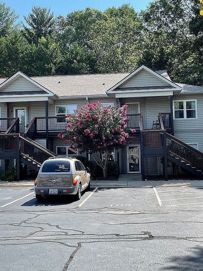 Photo of 101 Carlyle Way