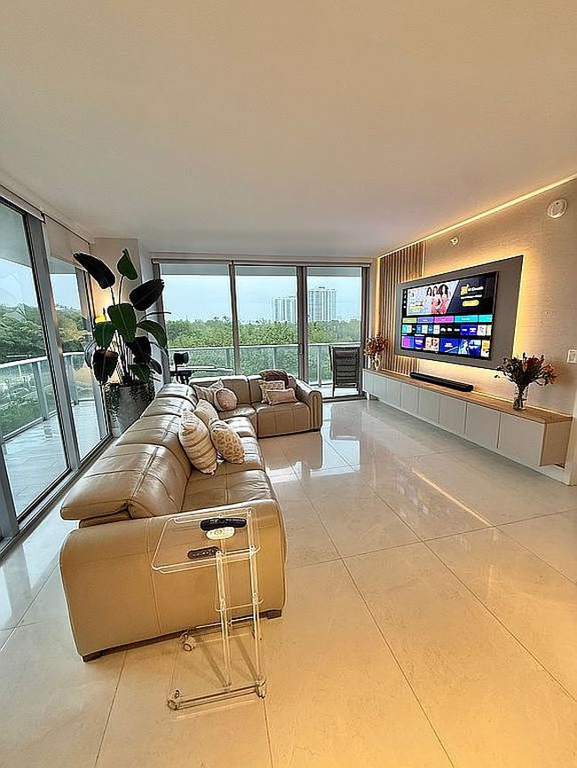 Image of 16385 Biscayne Blvd Unit 301