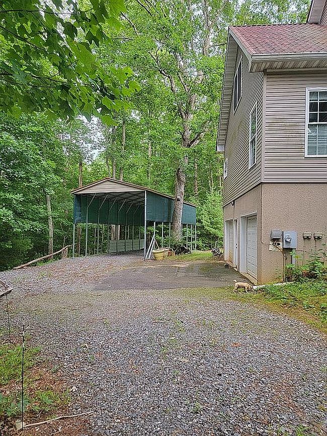 Photo of 31 Reeds Creek Rd, Fairview, NC