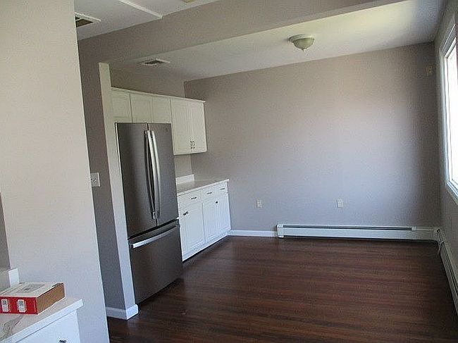 Photo of 10 Dart St, East Rockaway, NY