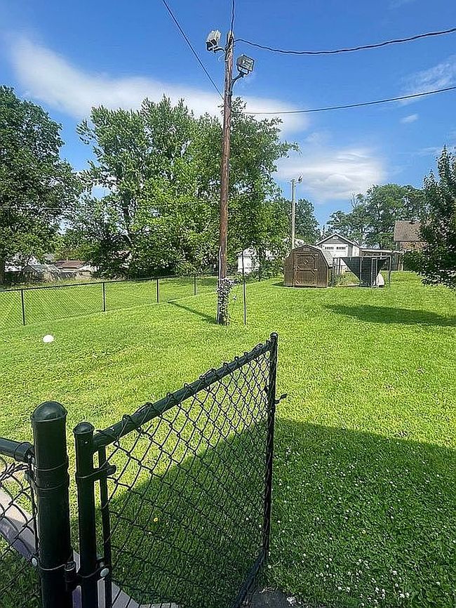 Image of 443 N Townsend St