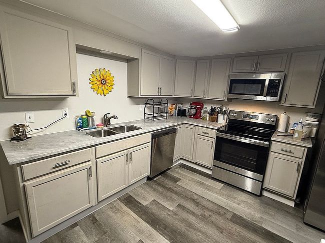 Additional photo 3 of property located at 403 S Arkansas Ave