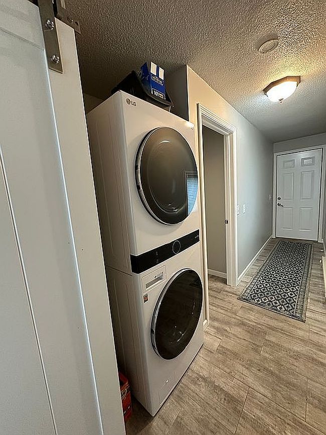 Photo of 212 S Lake Dr, Watertown, SD