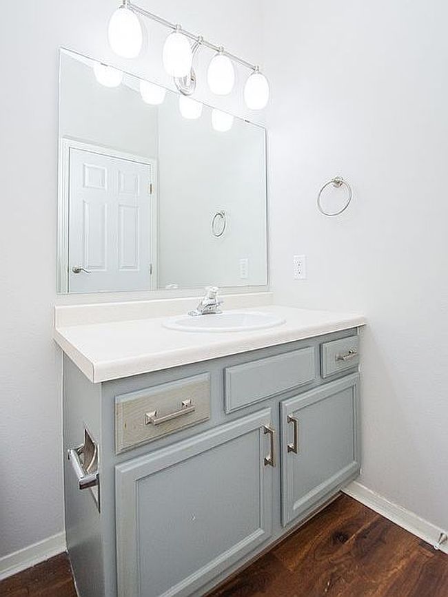 Image of 1871 13th St E