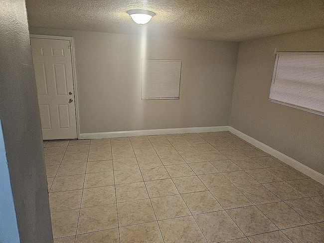 Photo of 6531 Restlawn Dr, Jacksonville, FL