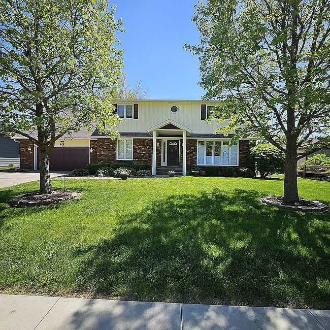 Image of 10 Eleanor Dr
