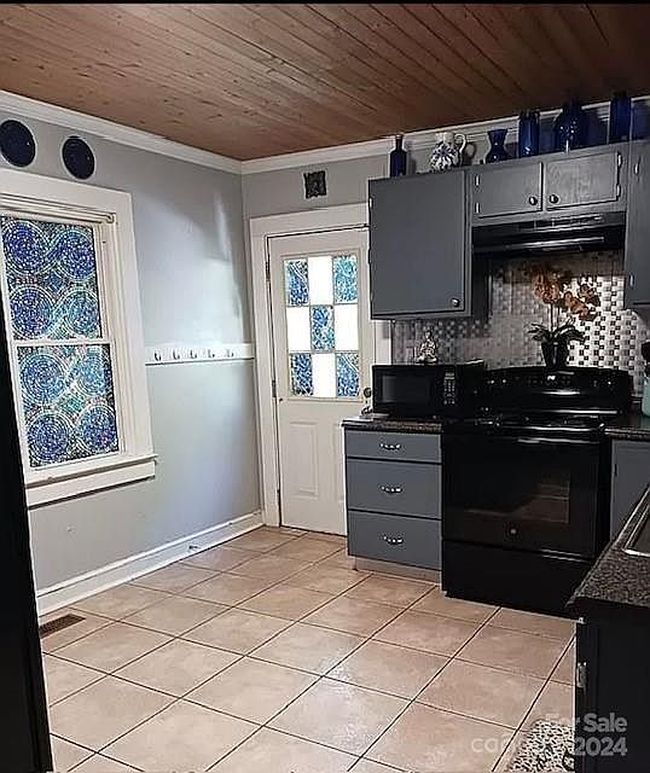 Additional photo 3 of property located at 2428 Westerly Hills Dr