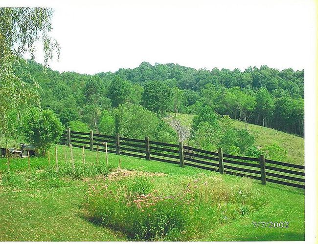 Photo of 191 Goat Farm Rd, Bluefield, WV