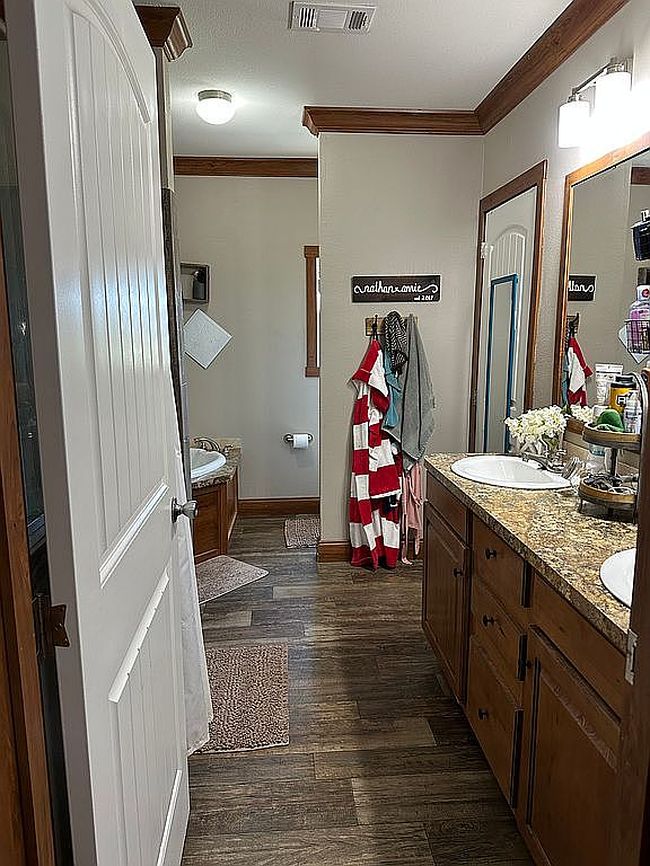 Image of 65043 N 2390th Rd