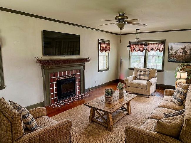 Image of 1255 Park Pl