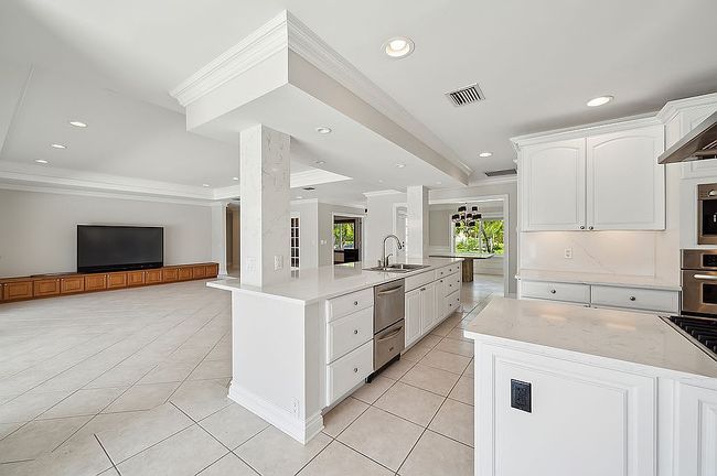 Image of 3080 Ne 47th St