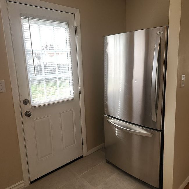 Additional photo 3 of property located at 3046 Legion Park Dr