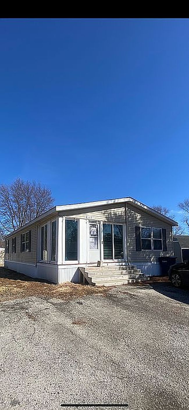 Image of 415 Crandon Ln