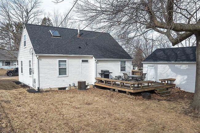 Image of 1135 Maplecrest Dr
