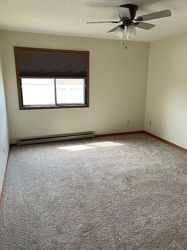 Image of 341 Prairiewood Cir S Apt 202
