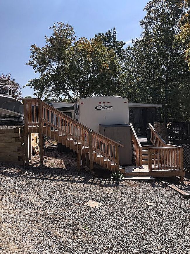 Image of 160 Dogwood Cir