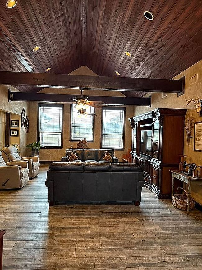 Image of 3422 E Ridgewood Dr
