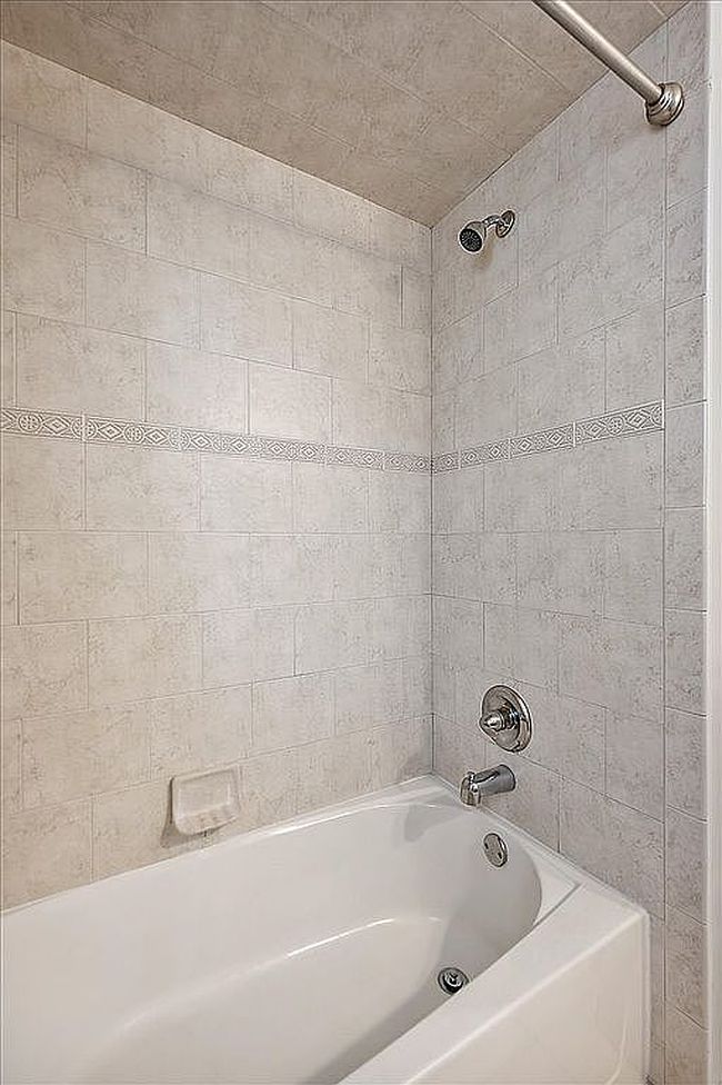 Photo of 16130 Bishopsgate Dr, Macomb, MI