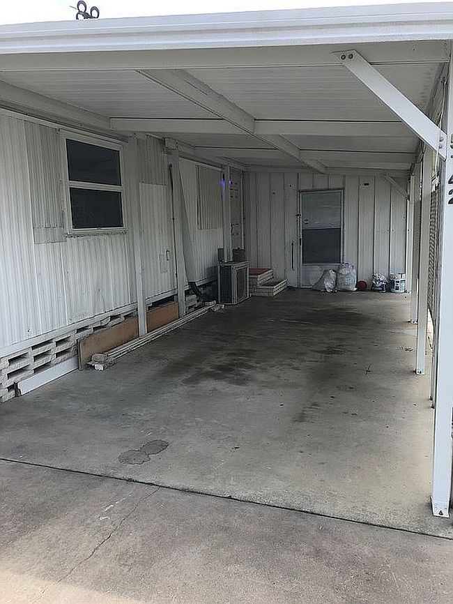 Photo of 5142 Fisher St, Zephyrhills, FL