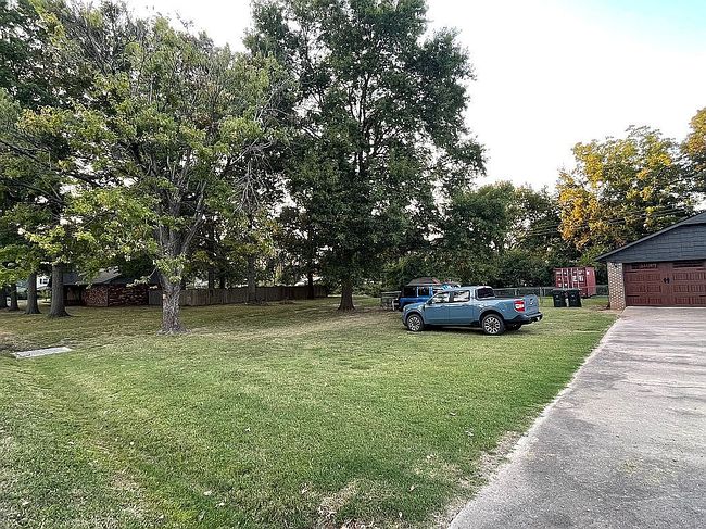 Additional photo 3 of property located at 2024 Sallie St