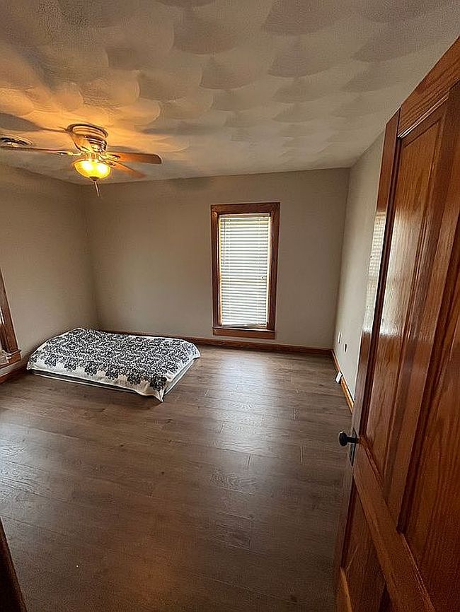 Photo of 301 2nd Ave Se, Dyersville, IA