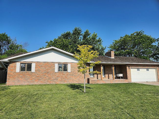 Photo of 2213 Hillside Ave, Dodge City, KS