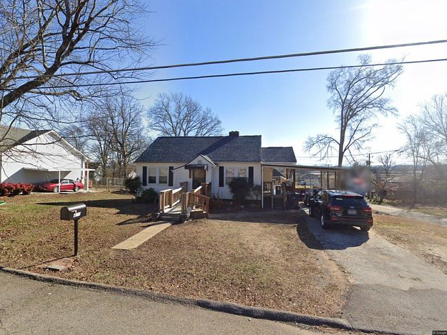 Photo of 400 Hiawassee Ave, Knoxville, TN