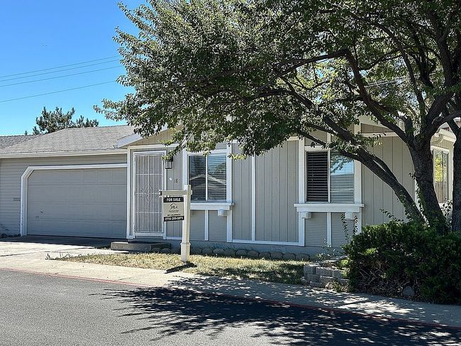 Photo of 18 Wilshire Dr